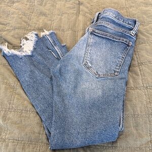 2️⃣ for $10 or 3️⃣ for $15 GAP Light Blue Frayed Hem Women Jeans